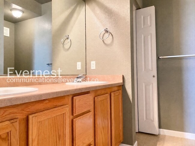Building Photo - 2-Bed/2-Bath Condo/Pet Friendly/Voucher Accepted/Available Soon!