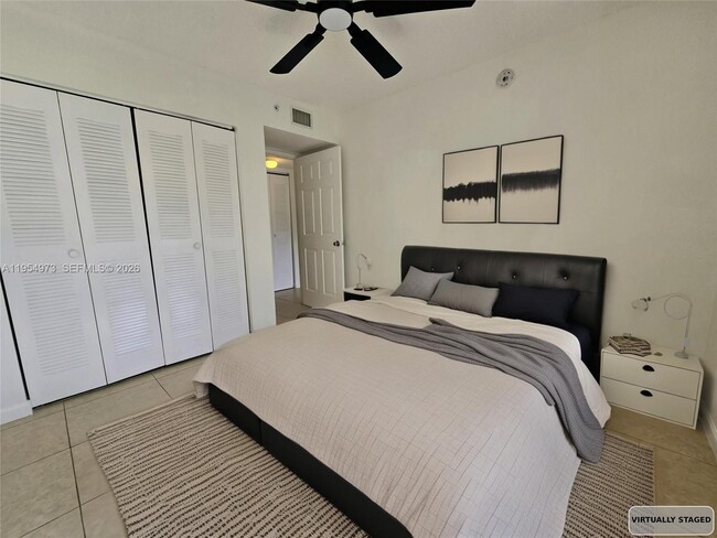 Building Photo - 2600 S University Dr