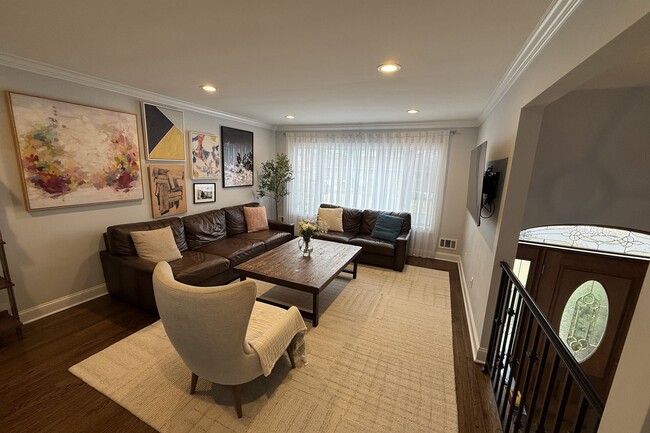 Building Photo - 9 Gibbs Rd