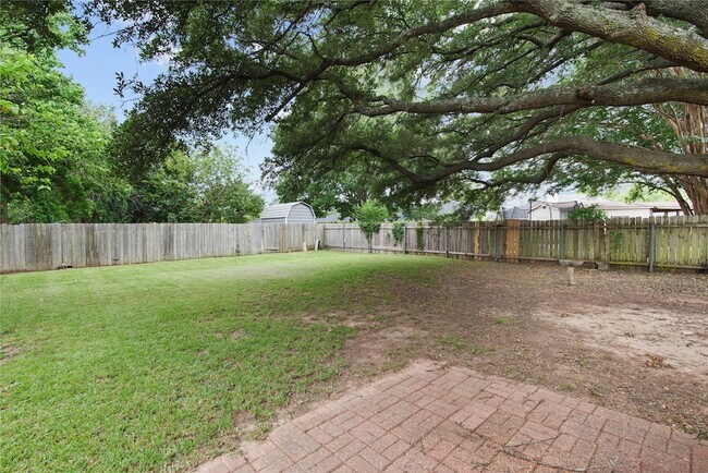 Building Photo - 2526 Downs Cir