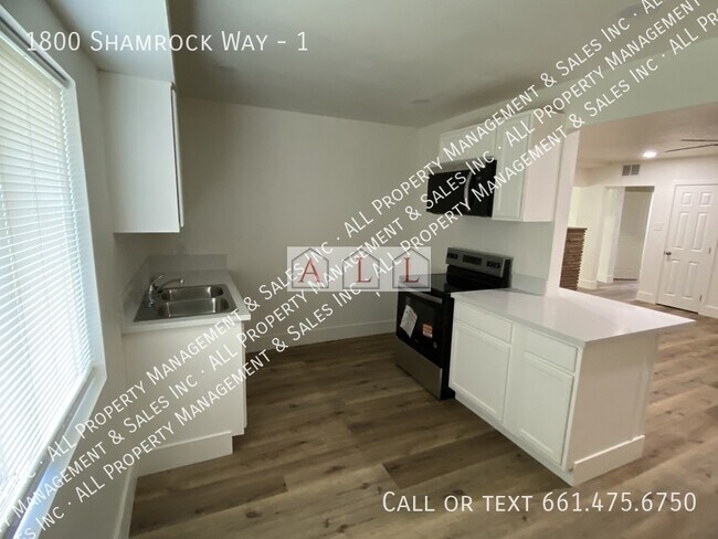 Building Photo - 1800 Shamrock Wy