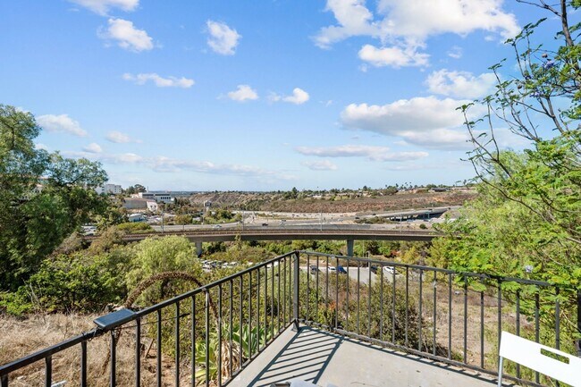 Building Photo - 5377 E Falls View Dr