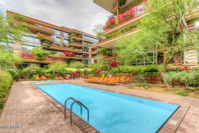 Building Photo - Modern Elegance and Style Colony Camelview 2 Bed Condo at the Optima!