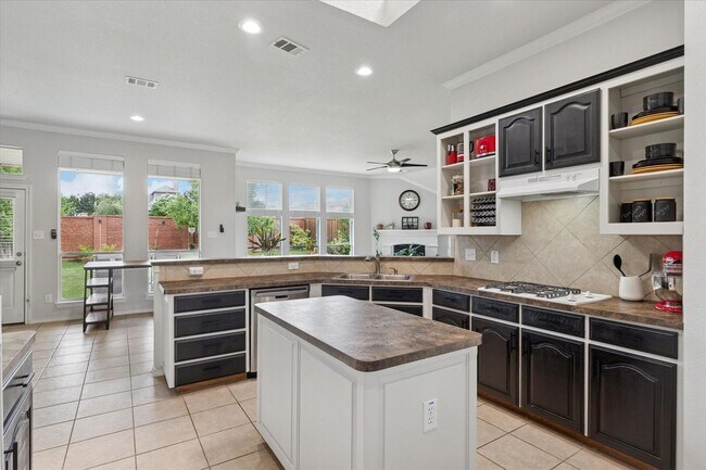 Building Photo - Luxury Living in Tehama Ridge with an EV-Ready Garage & Resort-Style Community Amenities!
