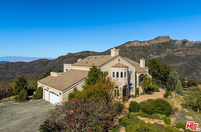 Building Photo - 10827 Pacific View Dr
