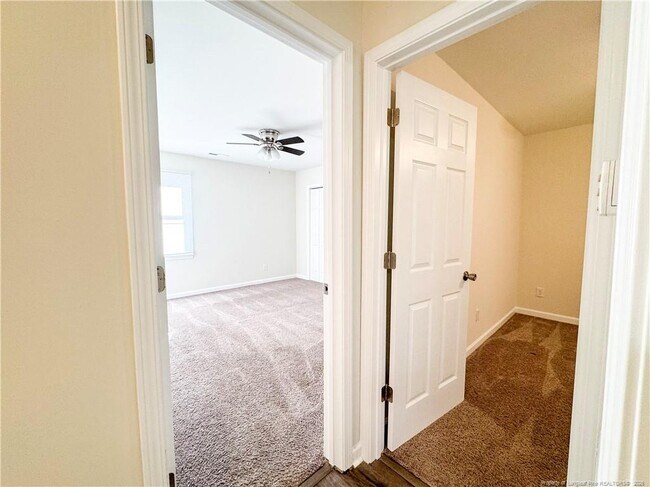 Building Photo - 499 Coronation Dr