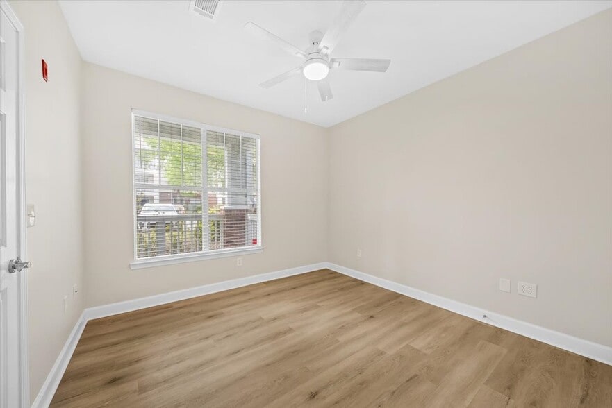 Bedroom - 45 Sycamore Ave