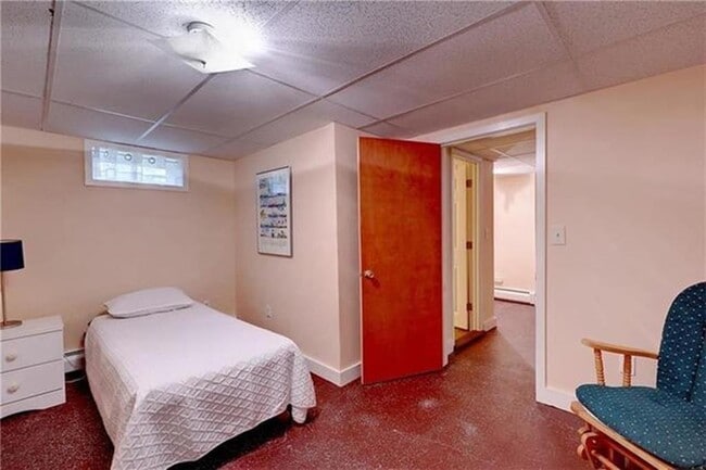 Building Photo - 135 Holly Rd