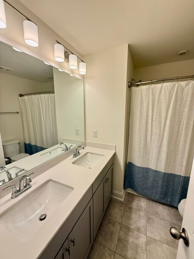 Building Photo - 1526 Cedar Tree Dr