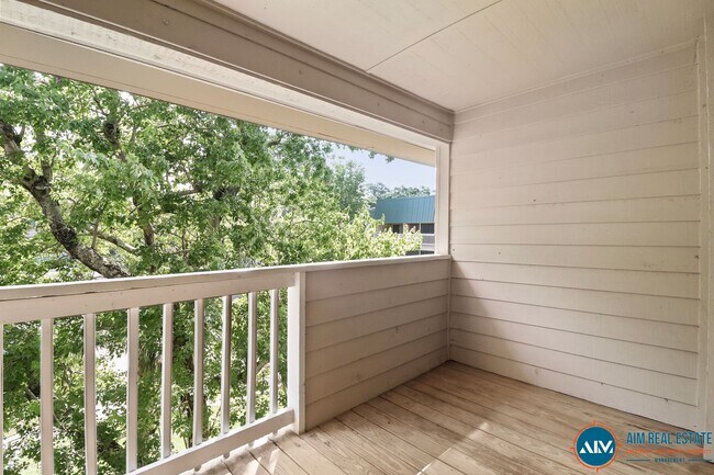 Building Photo - Move-In Ready 2 Bedroom Condo – Steps from Port Royal Sound - Available Now!