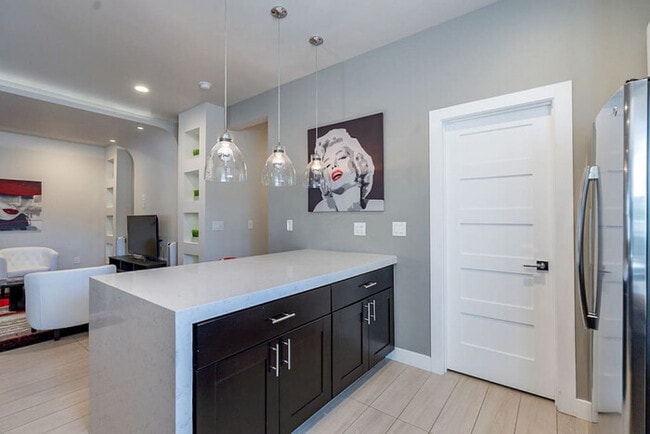 Building Photo - PHX Retreat  2 Bedroom 2 Bath Home in Hist...