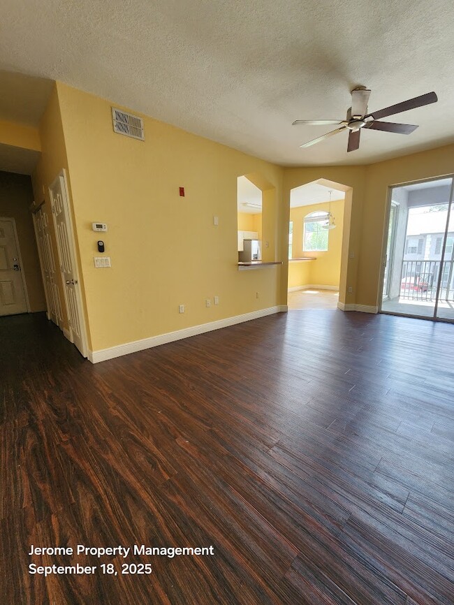 Building Photo - 5011 Sunridge Palms Dr