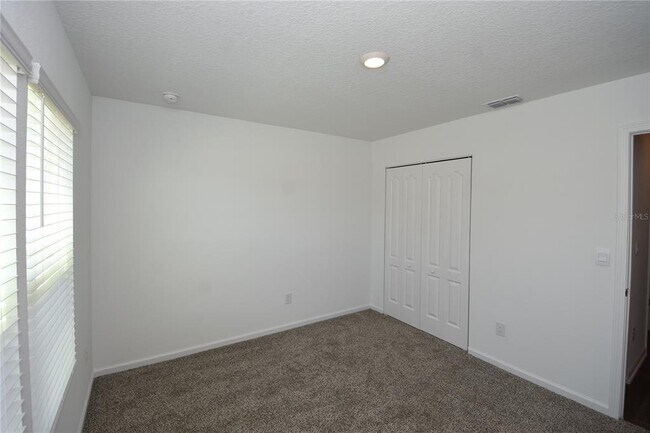 Building Photo - 9 Springwood Dr