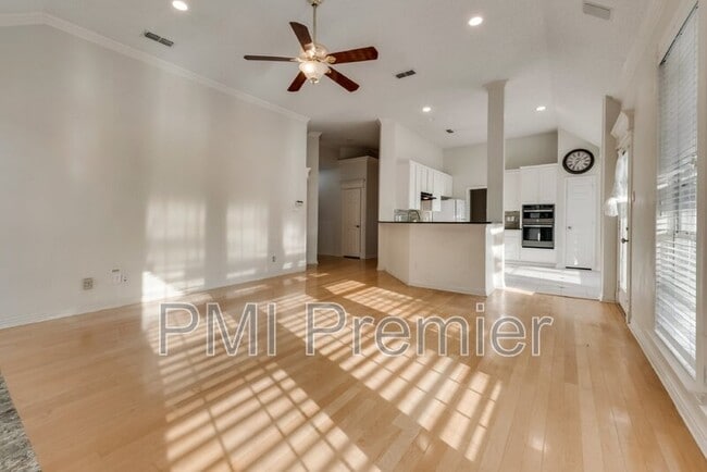 Building Photo - 2309 Kittyhawk Dr