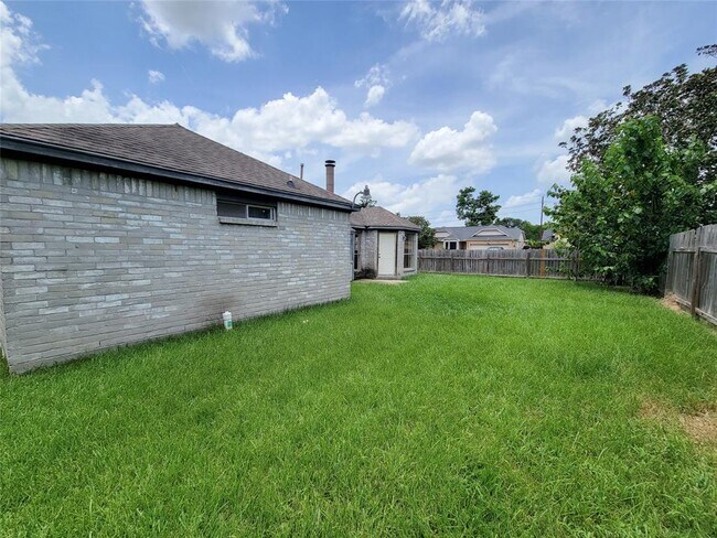 Building Photo - 22918 Pine Mist Ln