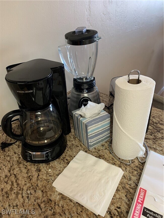 Building Photo - 260 Southbay Dr