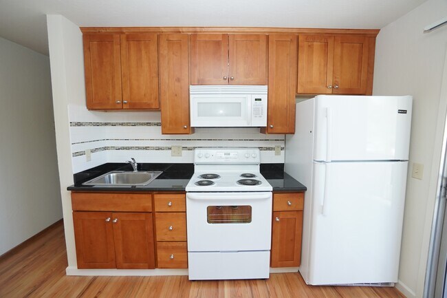 Building Photo - 2028 Dwight Way