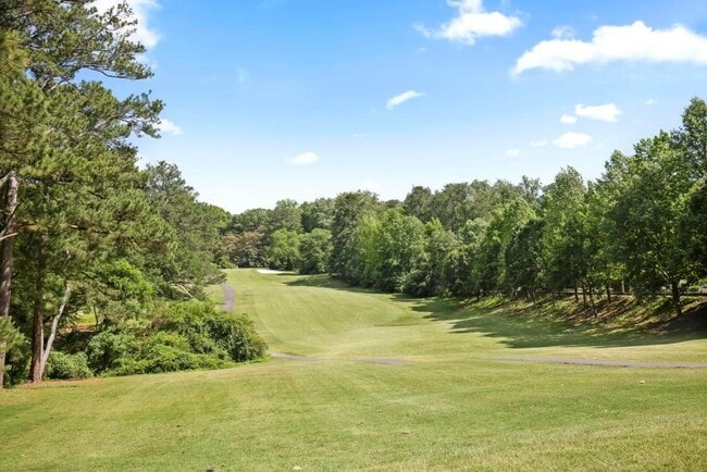 Building Photo - 121 Chestnut Cir