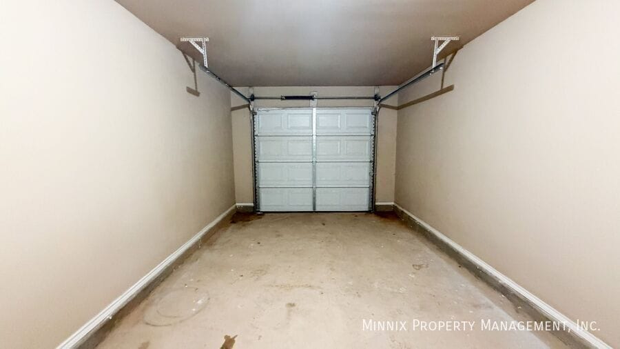 Building Photo - 7403 5th St