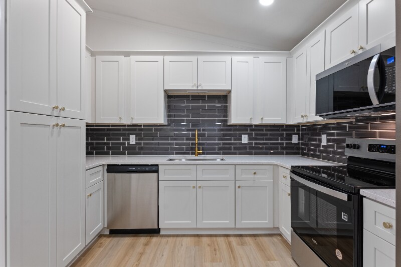 Building Photo - 5802 Lillie Dr