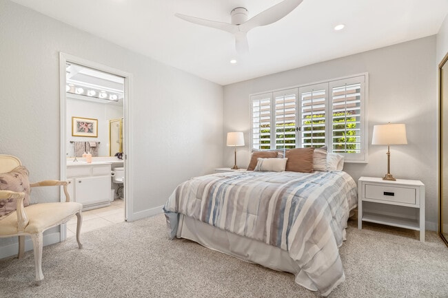 Building Photo - 39 Maximo Way