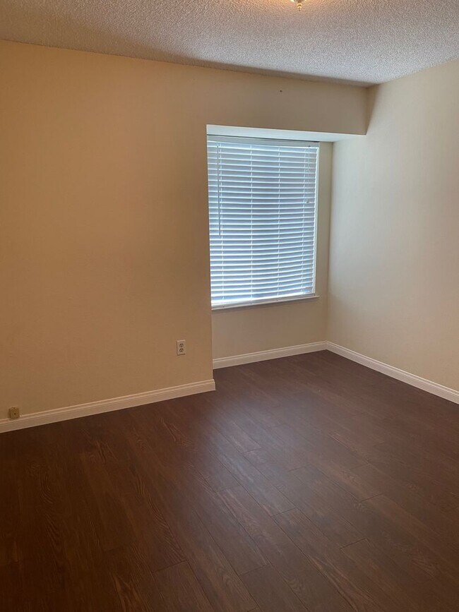 Building Photo - Ashe Rd