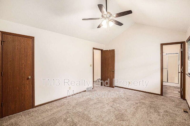 Building Photo - 2409 S 17th Terrace