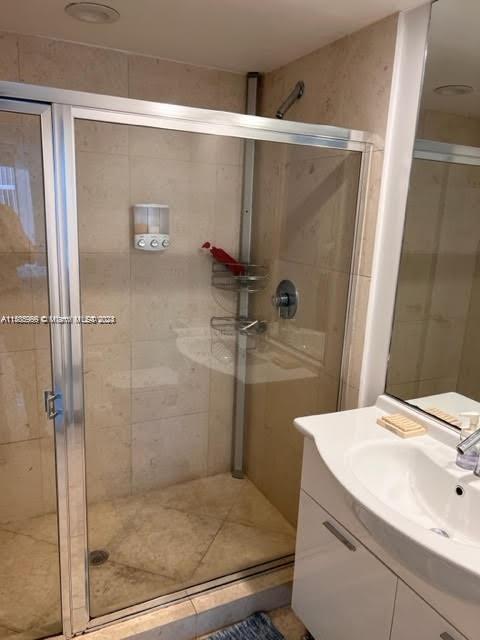 Building Photo - 475 Brickell Ave