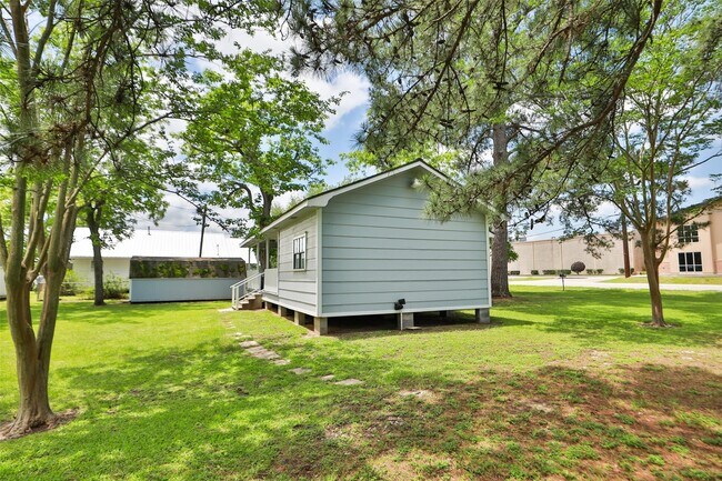 Building Photo - 18419 Buddy Riley Blvd