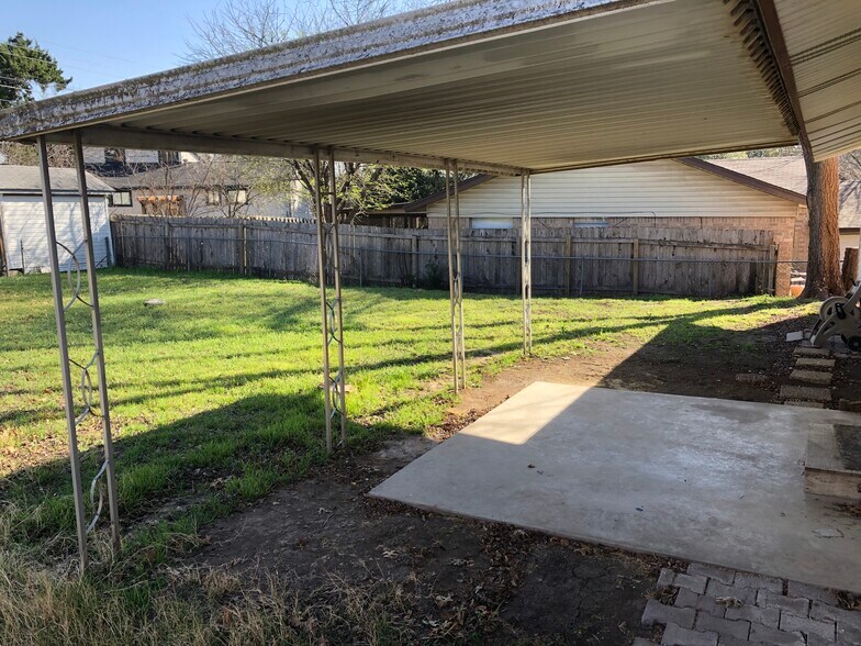Fenced Backyard - 2409 Glen Springs Way