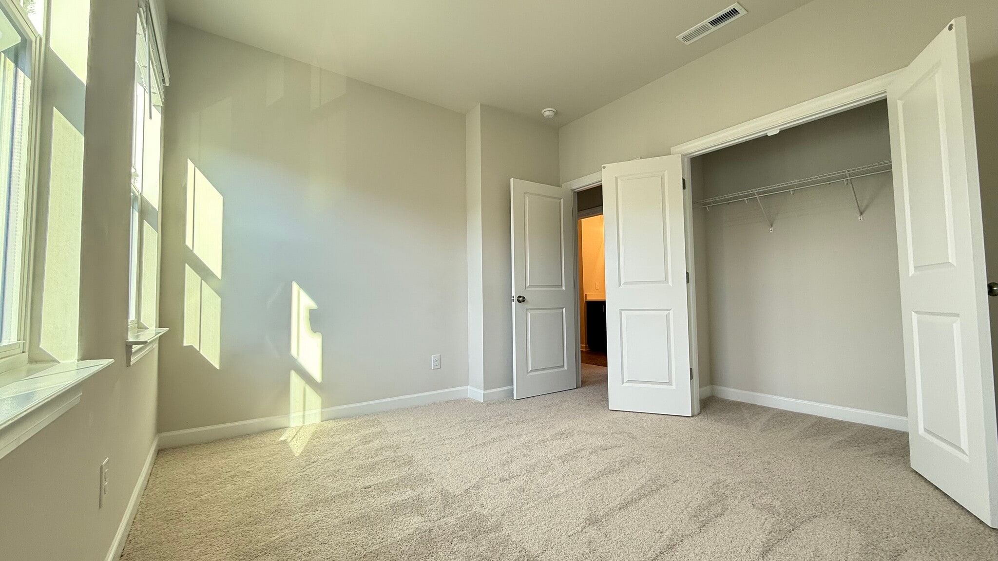 Building Photo - 4720 Cypress Tree Ln