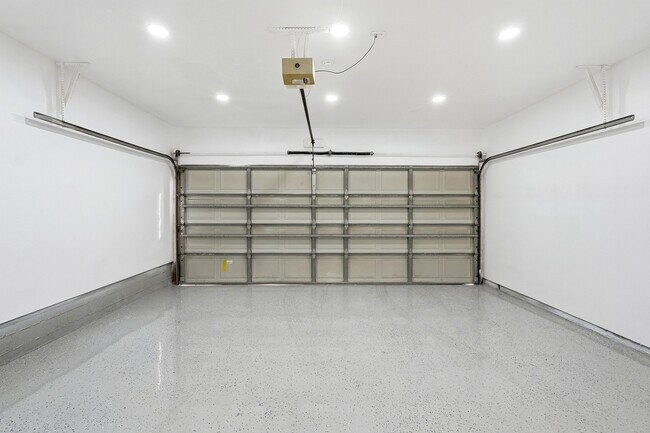 Building Photo - 2406 Aviation Blvd