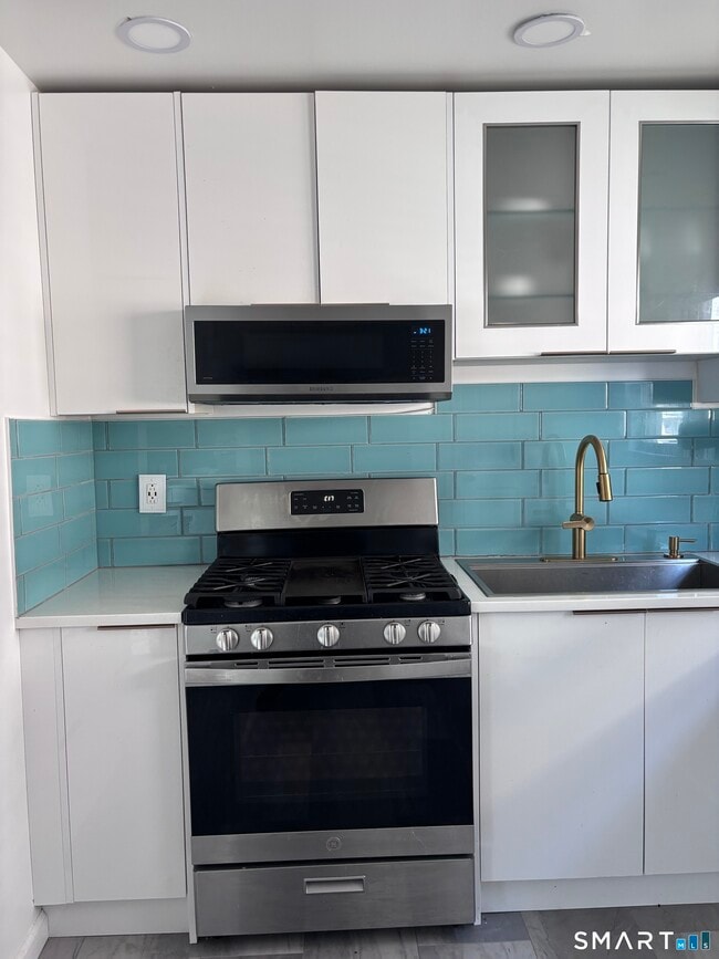 Building Photo - 94 Prospect Ave