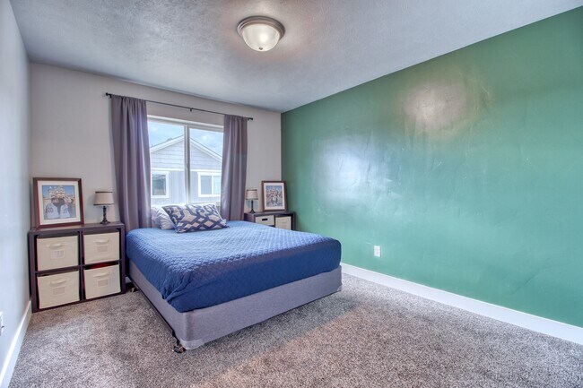 Building Photo - 8636 N Cypress Alley