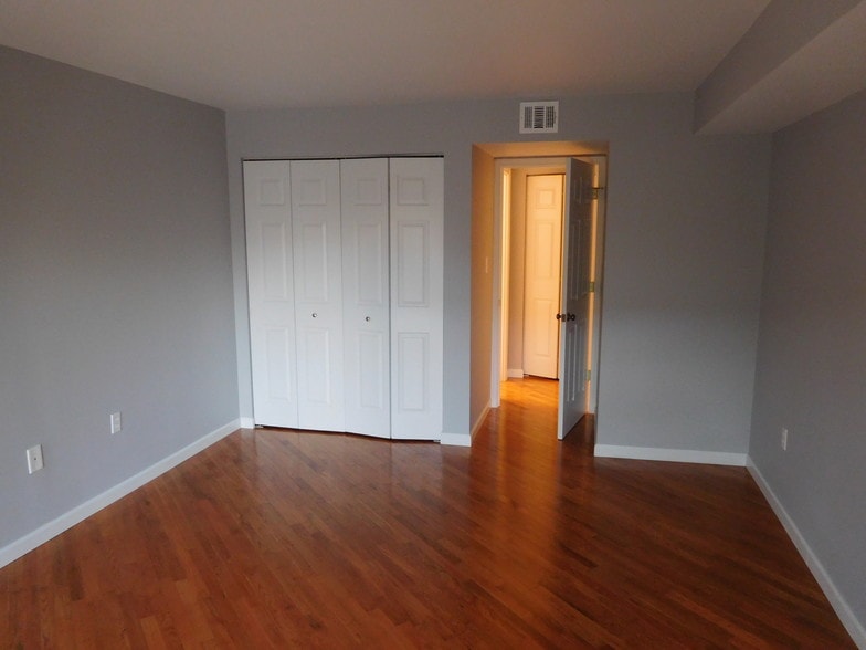 Bedroom - 1600 Prince St