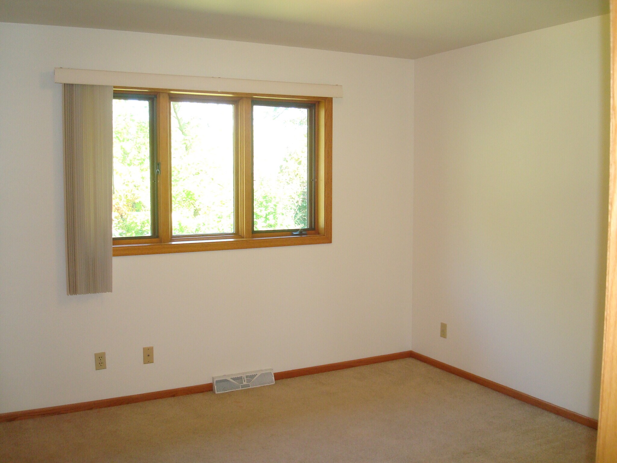 Building Photo - N26W26334 Quail Hollow Rd