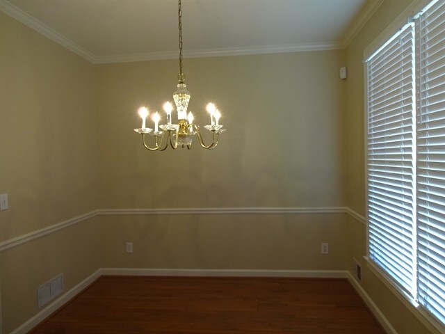 Building Photo - 2401 Weatherstone Cir SE