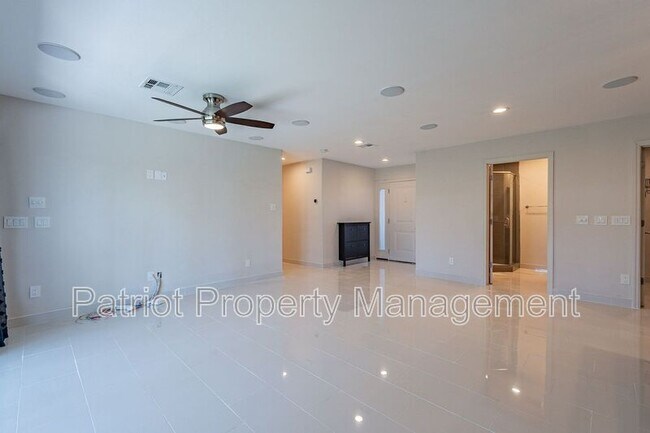 Building Photo - 5514 N 79th Pl