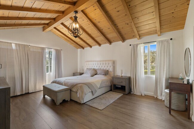 Building Photo - La Canada 4-Bedroom Home | Large Lot, Updated Kitchen, EV Charger