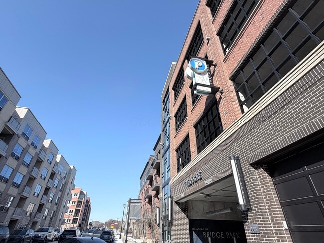 Building Photo - 6640 Mooney St