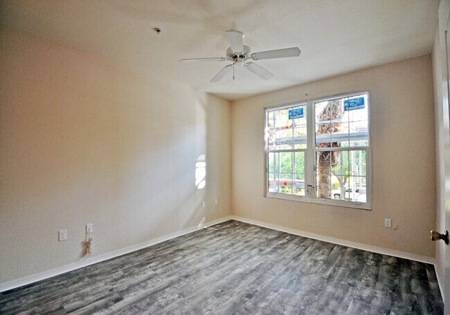 Building Photo - 1 Bedroom 1 Bathroom condo in luxury gated community