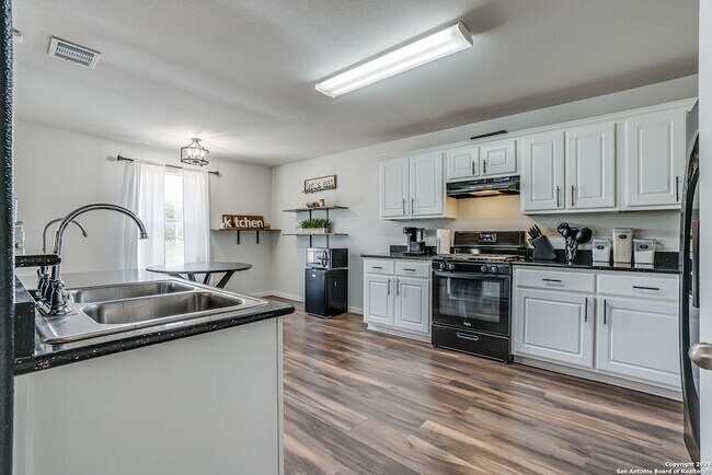 Building Photo - 5619 Red Canyon