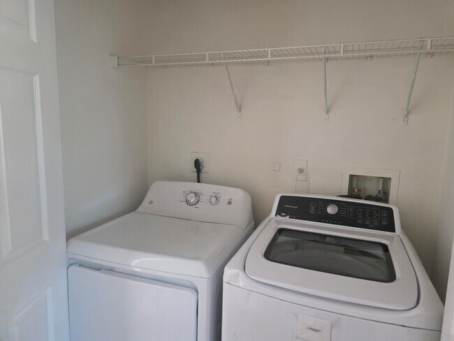 Building Photo - 2319 Mariner Ct