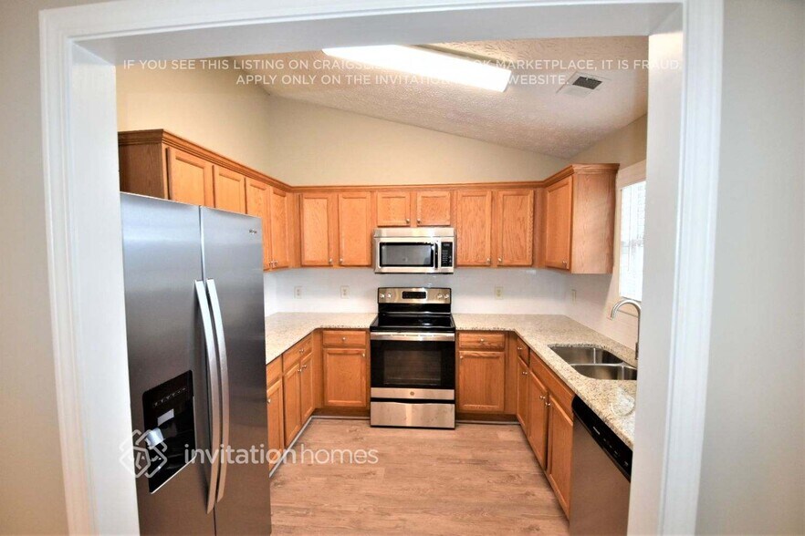 Building Photo - 5622 Elwood Cir