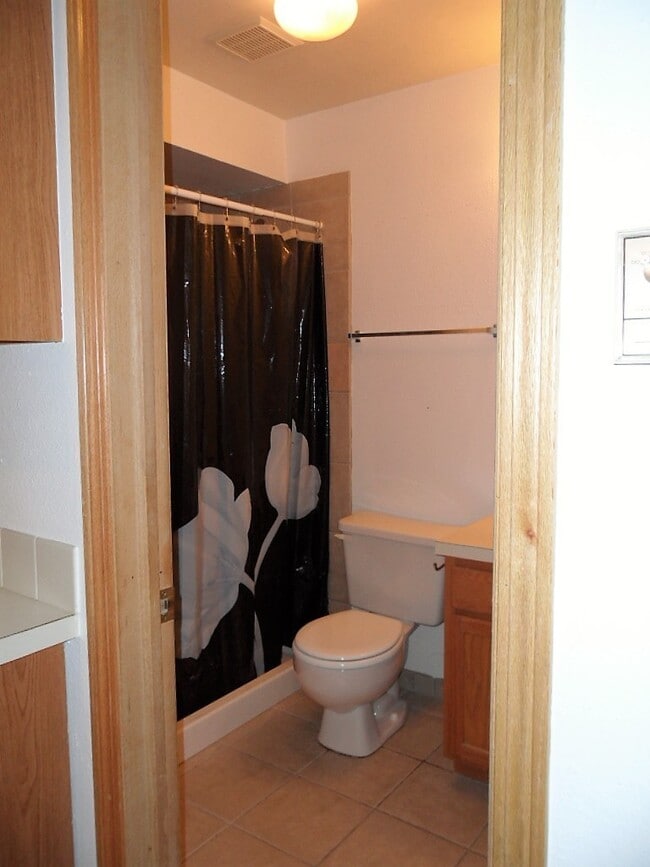 Building Photo - Long Term Rental- 716C Anemone Trail