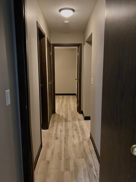 Building Photo - 704 9th St NW