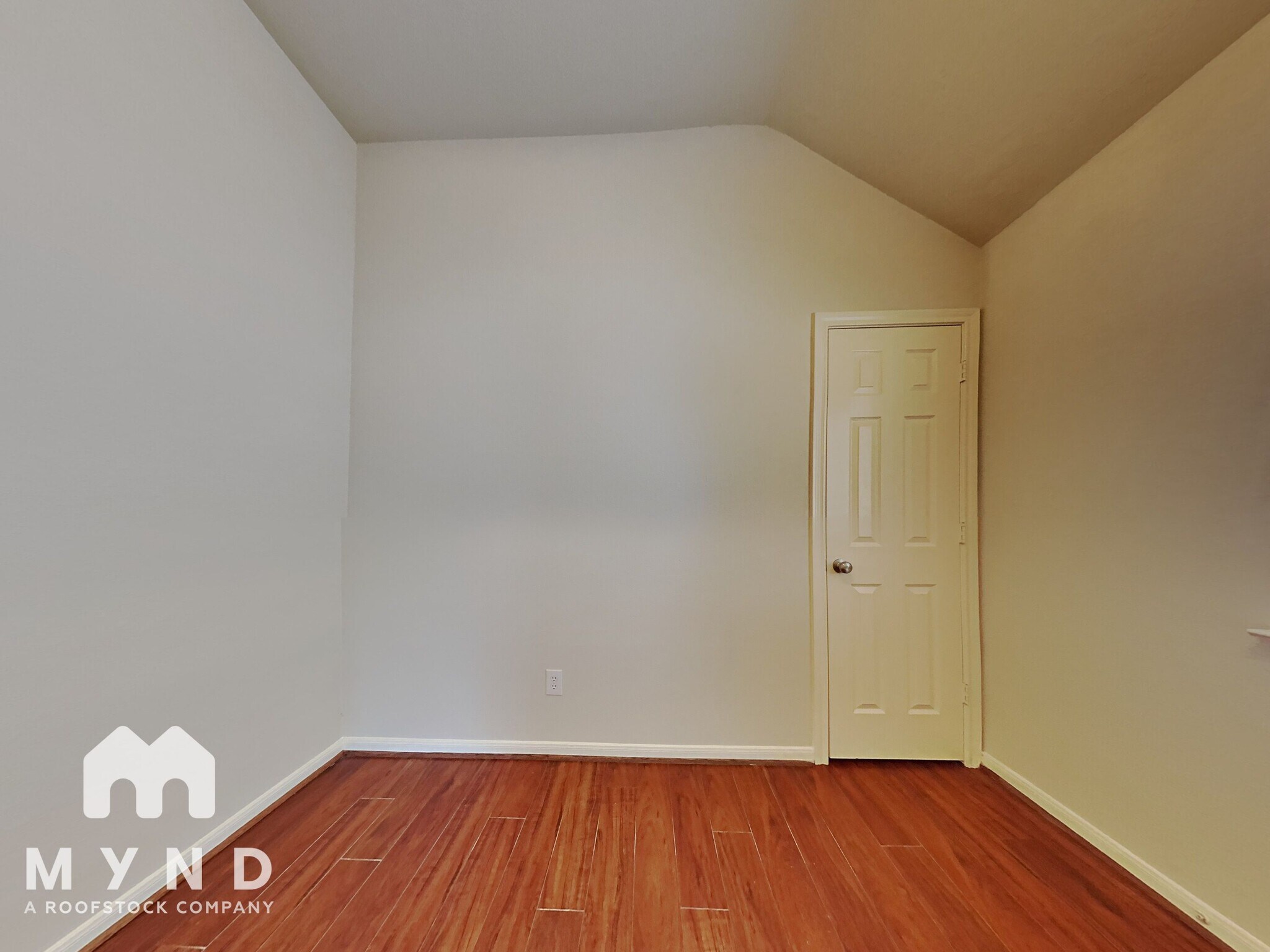 Building Photo - 807 Forest Star