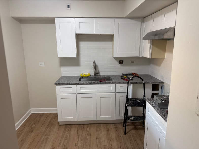 Building Photo - 2555 E Ballard Rd