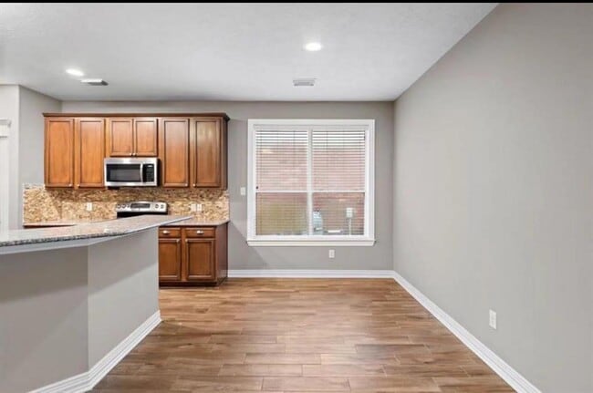 Building Photo - 17923 Serene Shore Dr