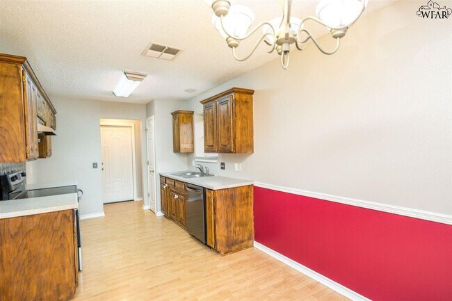 Building Photo - 127 Garrett St